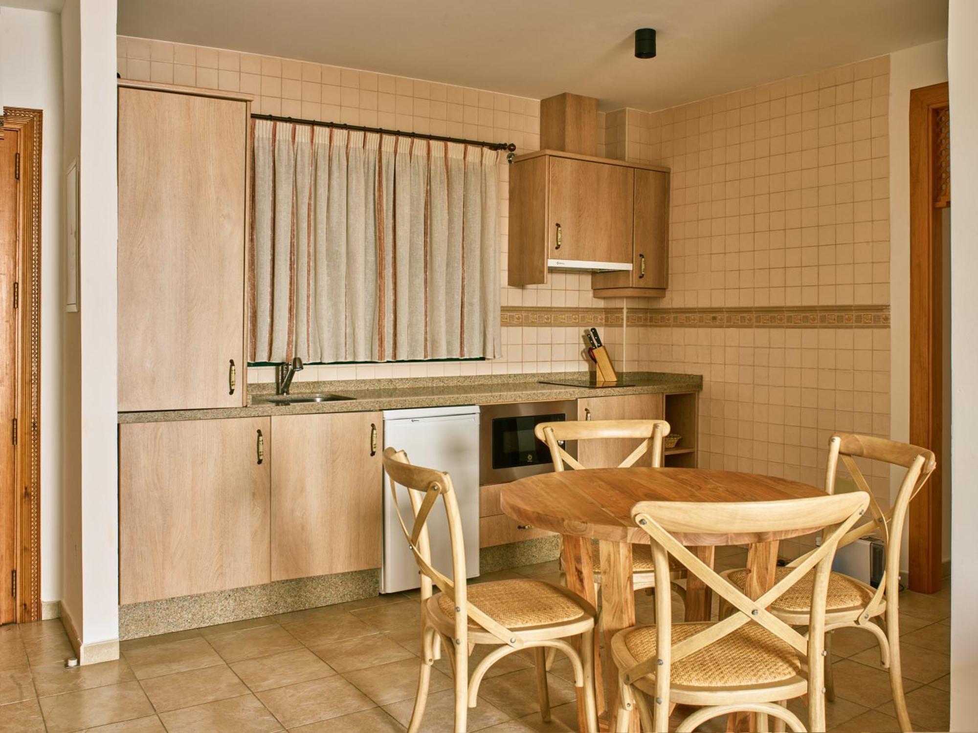 Apartamentos Turisticos Casa De La Borrega Εστεπόνα Εξωτερικό φωτογραφία